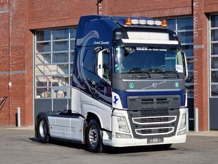 влекач Volvo FH 13.460 4x2 Globetrotter XL - Full spoiler - 2x tank - Fridge
