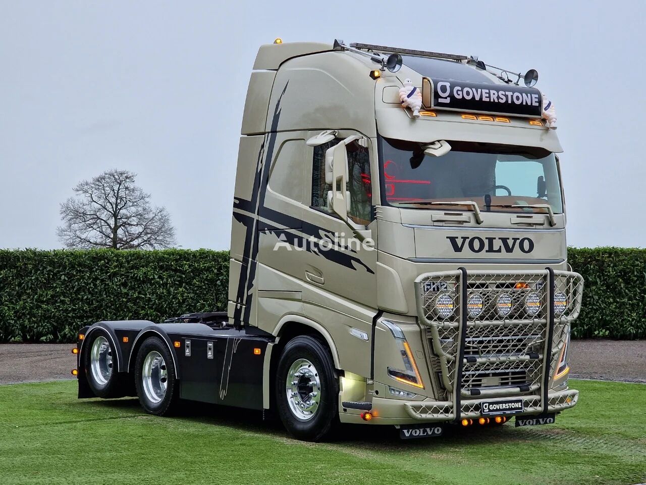 Volvo FH 13.500 Globetrotter XL 6x2 - Show truck - Custom in- and exte tractora