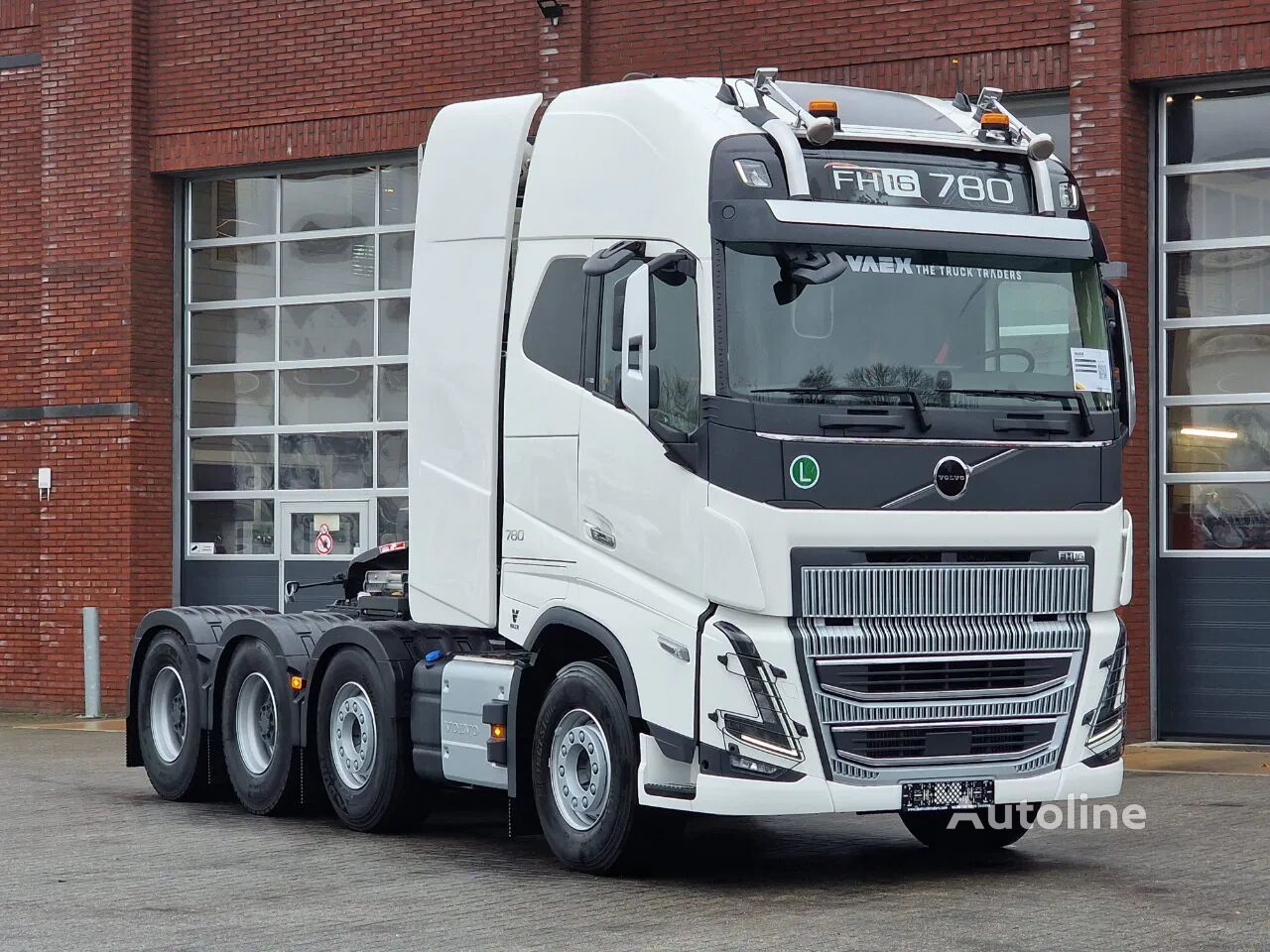 New Volvo FH 16.780 8x4*4 Globetrotter XL - 245T GCW - New - Full air - I  truck tractor - Autoline