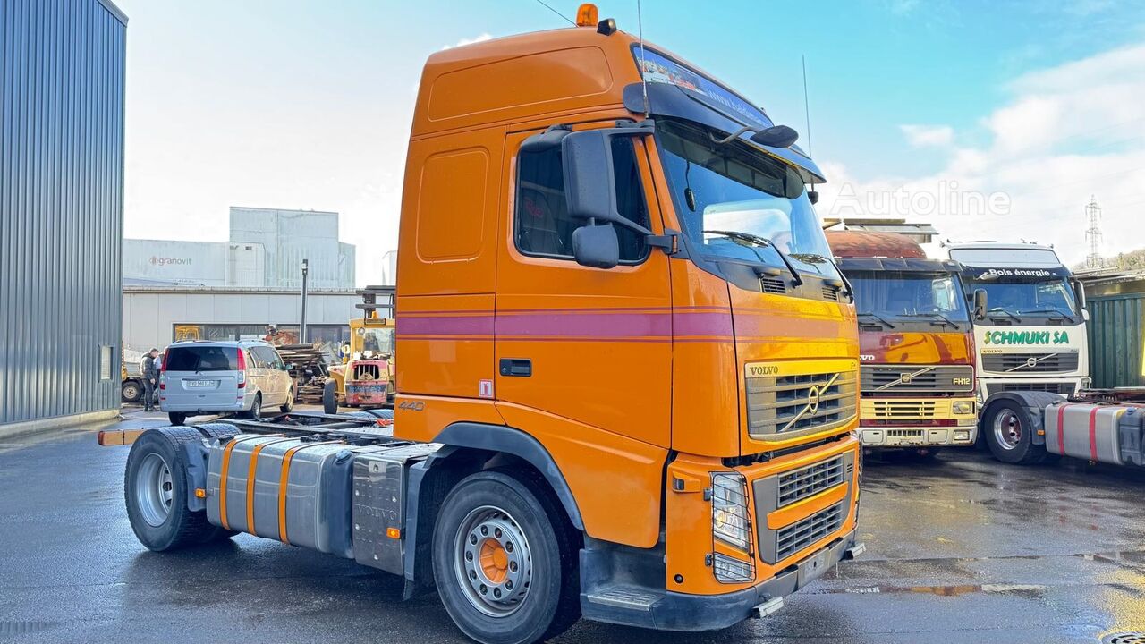 السيارات القاطرة Volvo FH-440