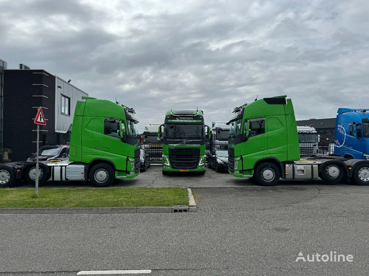 Volvo FH 460 6X2 EURO 6 + STEERING AXLE + HYDRAULICS truck tractor