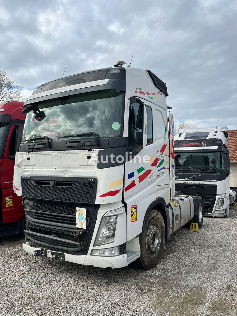 tracteur routier Volvo FH 500 endommagé