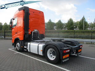 Volvo FH 500 truck tractor