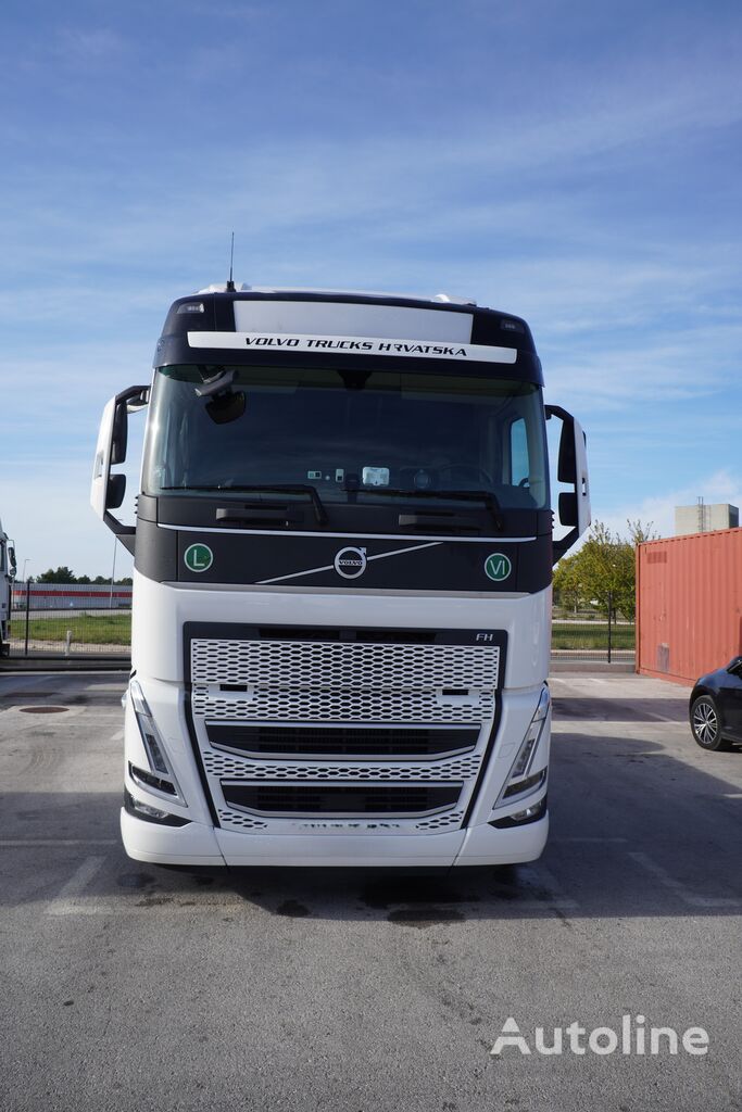 Volvo FH 500 ACC truck tractor