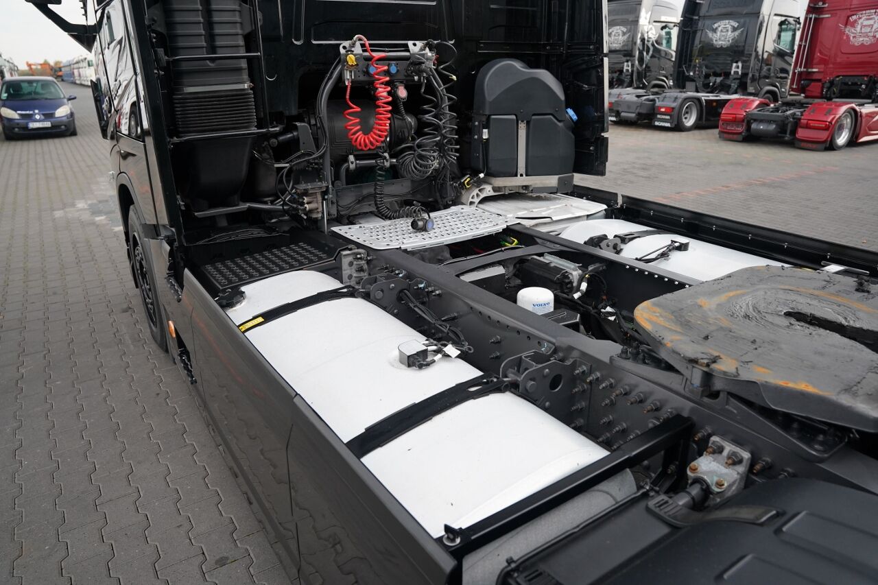 Volvo FH 500 / XXL / I-SAVE / ALACSONY RAKFELÜLETŰ / MEGA / I-PARK COOL / Z NIEMIEC