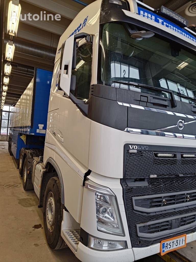 السيارات القاطرة Volvo FH13