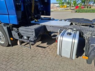 Tracteur routier Volvo FH13-400 / HYDRAULICS / NL TRUCK / TUV:14-09-2025 / GLOBETROTTER à vendre - Image 9 | Autoline CG Tracteur routier Volvo FH13-400 / HYDRAULICS / NL TRUCK / TUV:14-09-2025 / GLOBETROTTER | Image 9 - Autoline