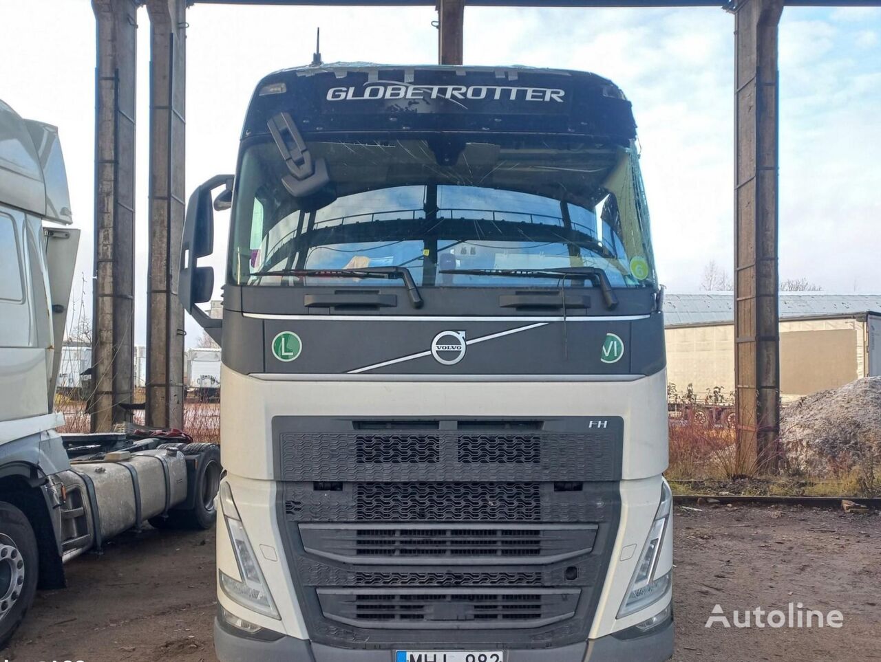 tracteur routier Volvo FH13 500 endommagé