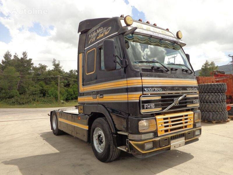 Volvo FH16 520 truck tractor