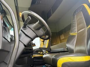 Volvo FH16.650XL FULL AIR, RETARDER, HYDRAULIC, LEATHER, PARK COOL. truck tractor for sale - Image 14 | Autoline NZ Volvo FH16.650XL FULL AIR, RETARDER, HYDRAULIC, LEATHER, PARK COOL. truck tractor | Image 14 - Autoline