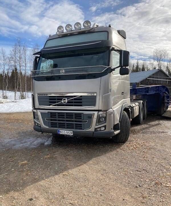 تریلی Volvo FH16 750 + نیمه تریلر کفی