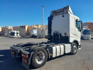 cap tractor Volvo FH4