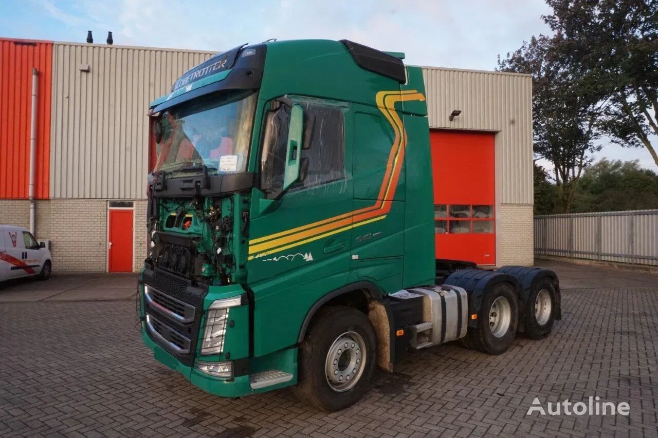 السيارات القاطرة Volvo FH4-540 / RETARDER / 70 TON / 6X4 / ENGINE RUNNING / VEB+ / I-PA بعد وقوع الحادث