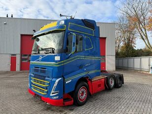 damaged Volvo FH5-460 / ENGINE RUNING / HYDRAULICS / I-SAVE / VEB+ / ONLY:4465 truck tractor