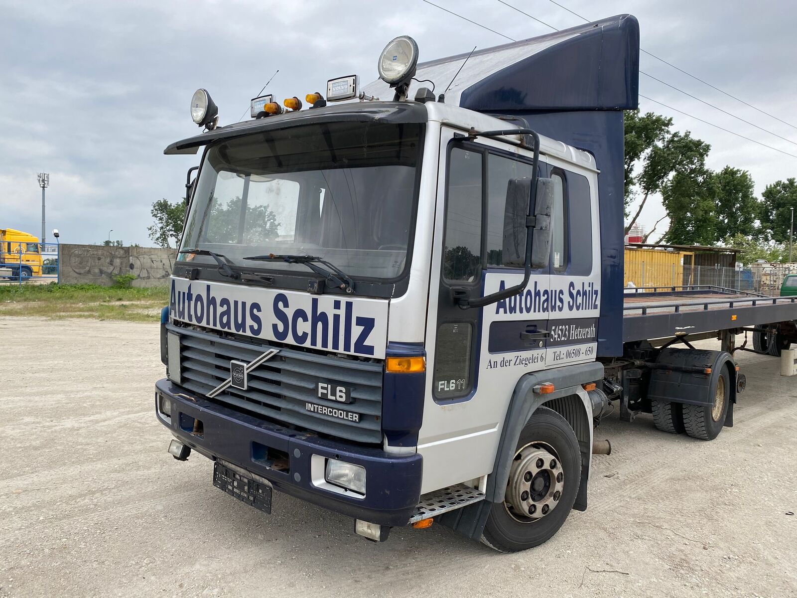 Volvo FL6.11 truck tractor