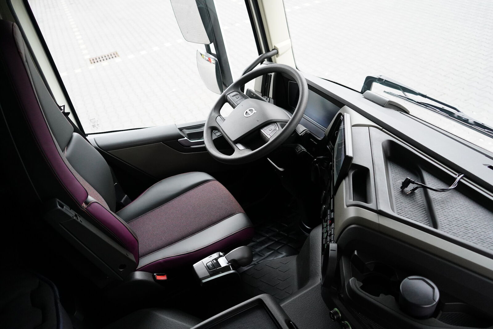 Volvo FM / 460 / E 6 / ACC / TELJES ADR / LEKKI / 6640 KG / HIDRAULIKA