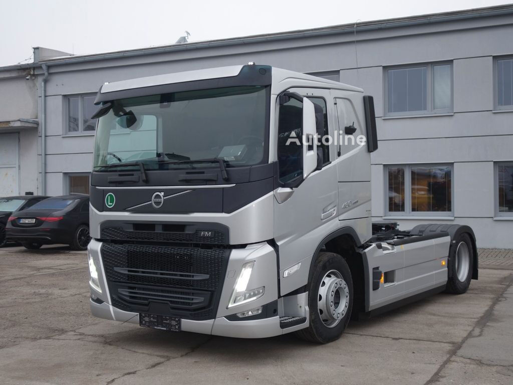 Volvo FM13 truck tractor