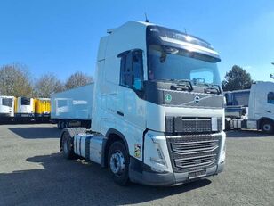 تریلی Volvo Vehicle Tractor 4x2 Standard