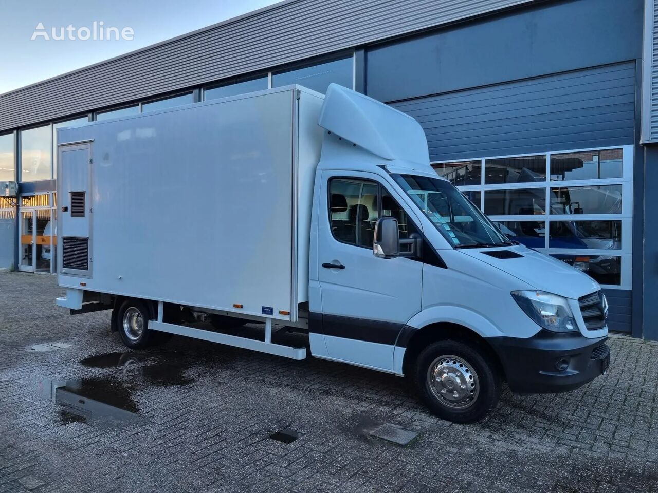 Mercedes-Benz Sprinter 513 CDI/ Foodtruck/ Verkoopwagen/ Camper zelfrijdende verkoopwagen