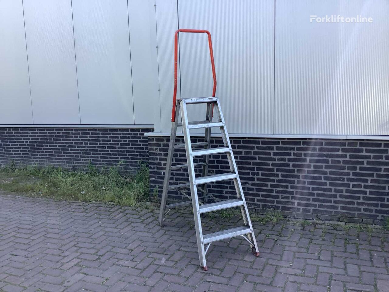 Altrex Trap warehouse ladder