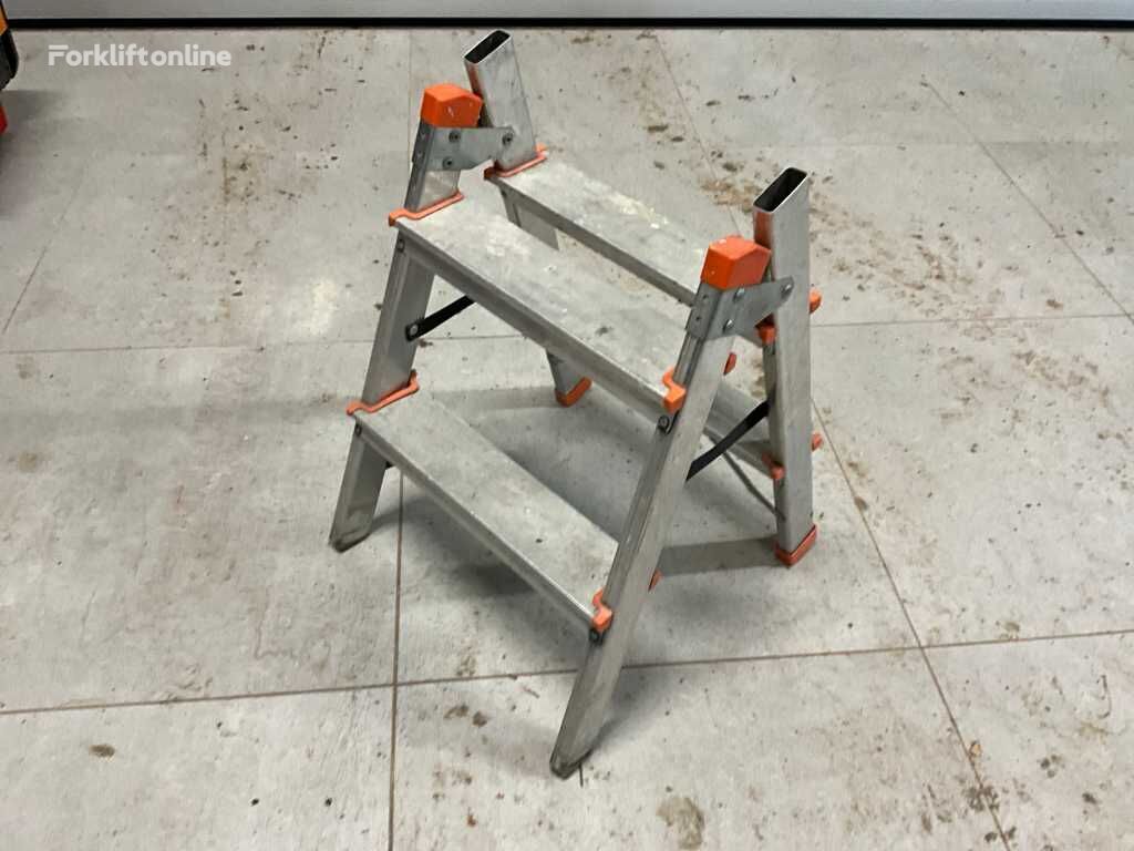 Double-sided aluminium ladder/step LEGRAND magazijnladder