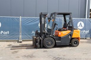 chariot élévateur diesel Doosan D30GP