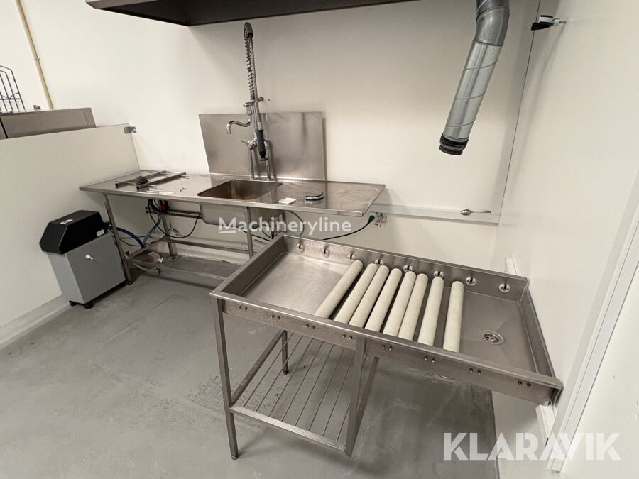 Autolaveuse Stålbord med vask samt rullebord 2 styk à vendre | Machineryline MA Autolaveuse Stålbord med vask samt rullebord 2 styk - Machineryline