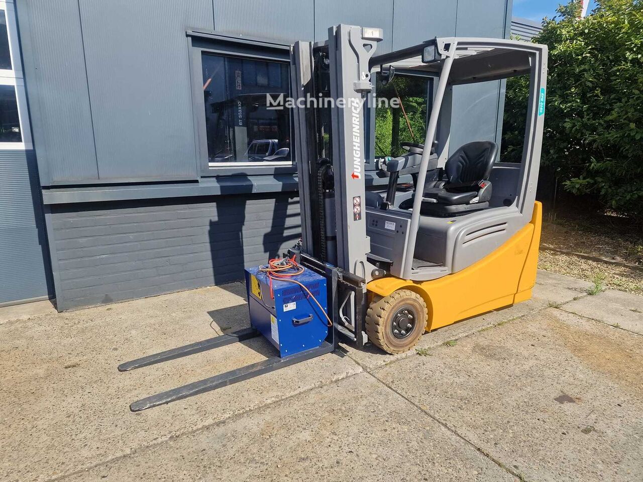 Chariot élévateur à trois roues Jungheinrich EFG 216K - Machineryline