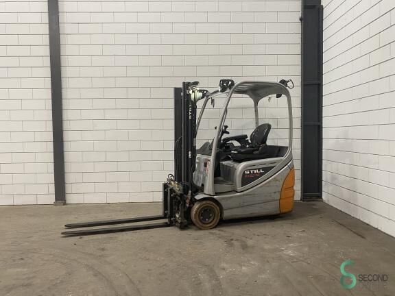 Venta de Still RX20-16 carretilla elevadora de 3 ruedas | Machineryline PY Still RX20-16 carretilla elevadora de 3 ruedas - Machineryline