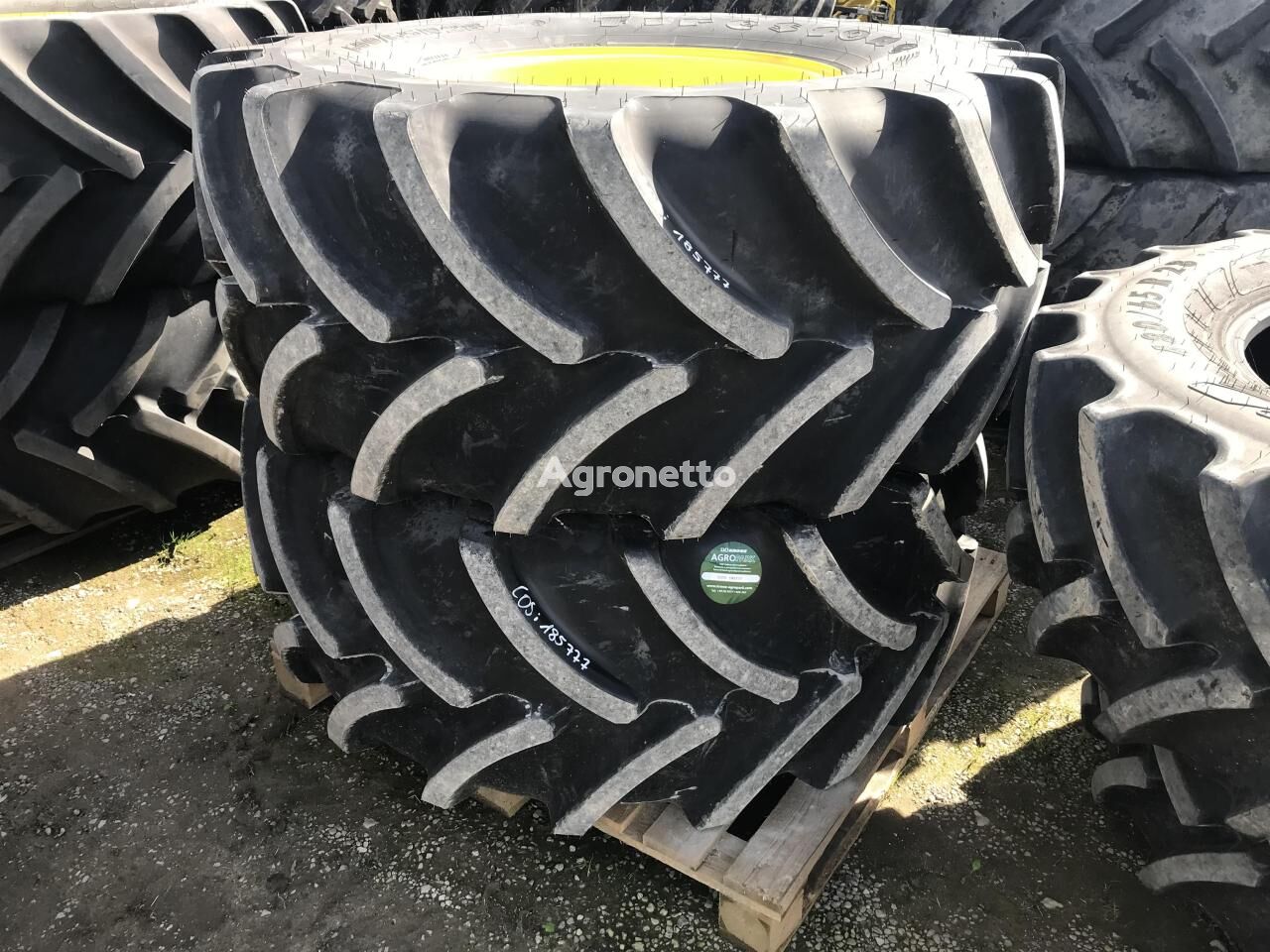 600/65R28 wheel