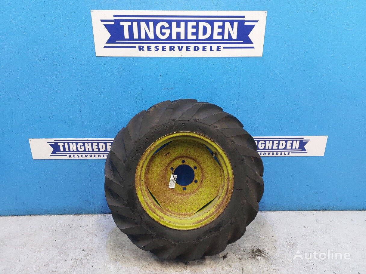 Dronningborg 24" 12.4-24 wheel