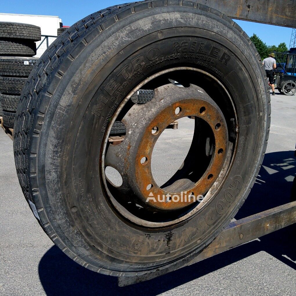 Roue Goodyear 305/70 R22.5 pour Volvo B6, B7, B9, B10, B12 bus (1978-2011) - Autoline