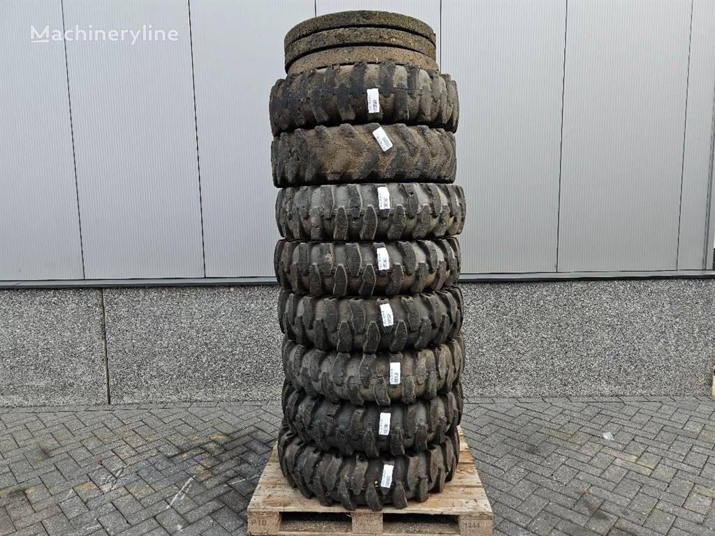 Liebherr A924B-Athletik 10.00-20-Tire/Reifen/Band hjul