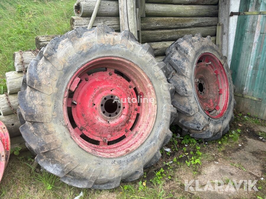 Pirelli 16.9 R38 točak