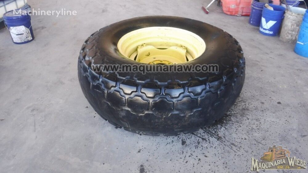 RINES TRASEROS JOHN DEERE 6520 wheel