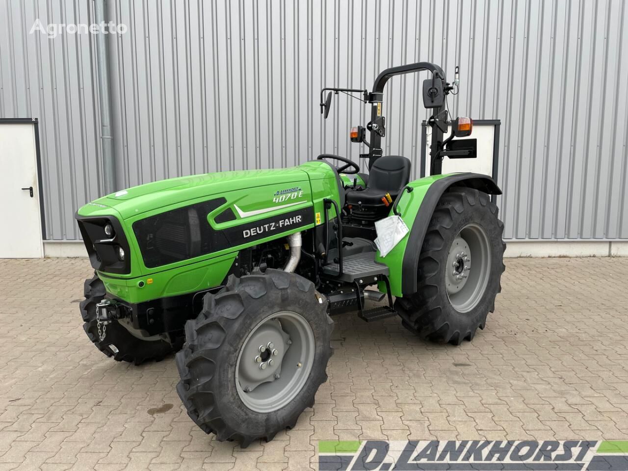 new 4070 E (B) wheel tractor