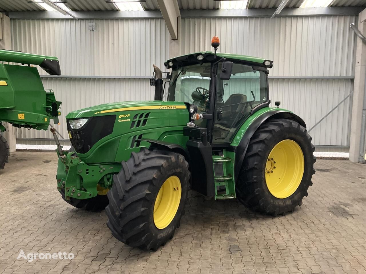 6150R traktor na kotačima