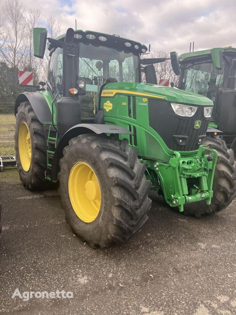 6R 250 tractor de ruedas