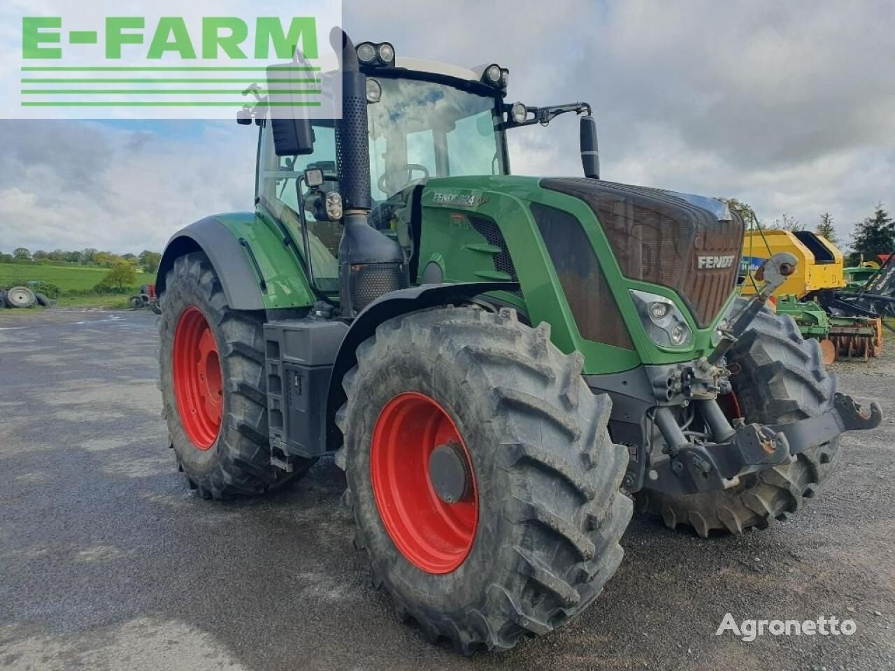 tracteur à roues 824