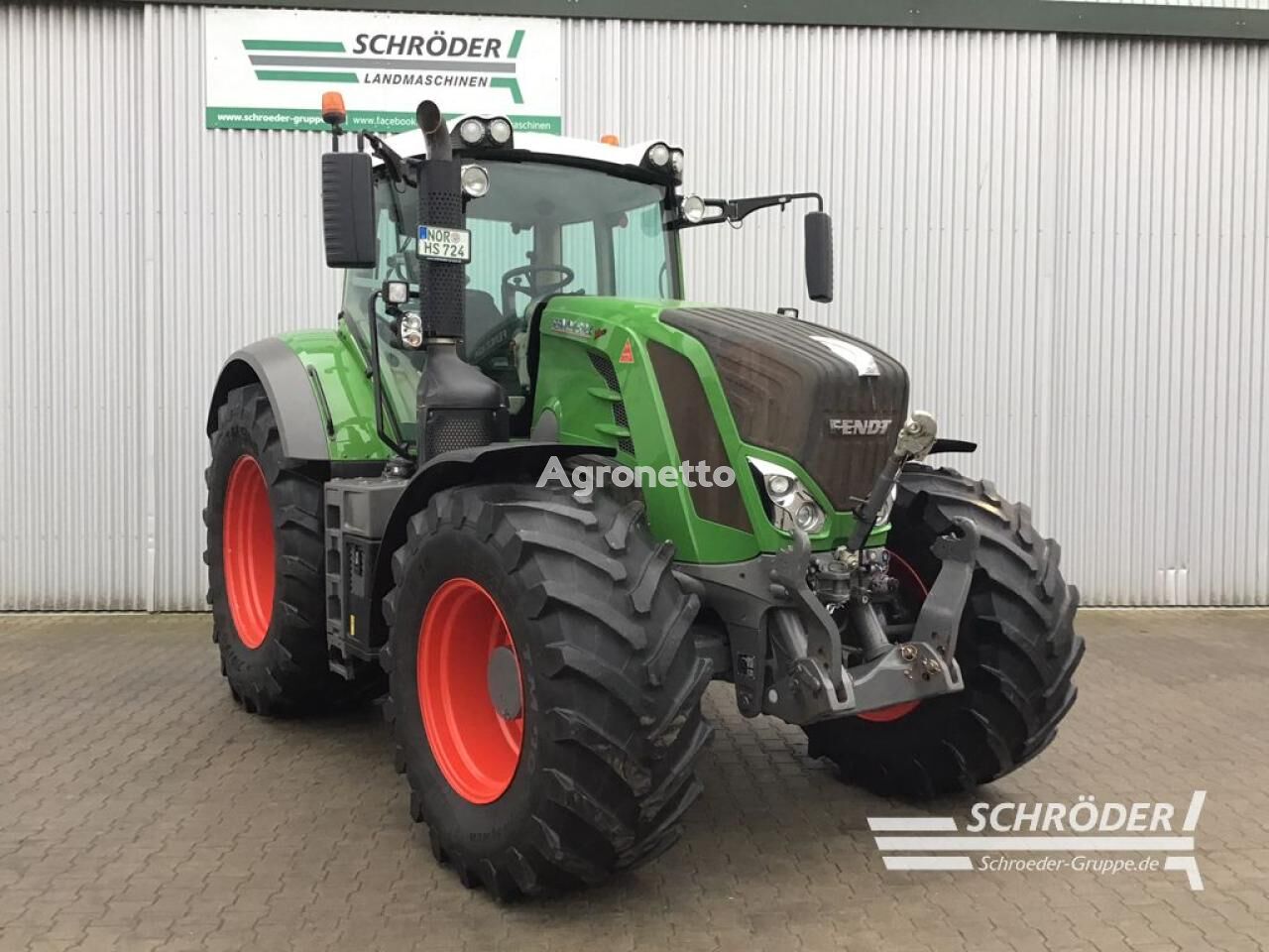 824 S4 PROFI PLUS tractor de ruedas