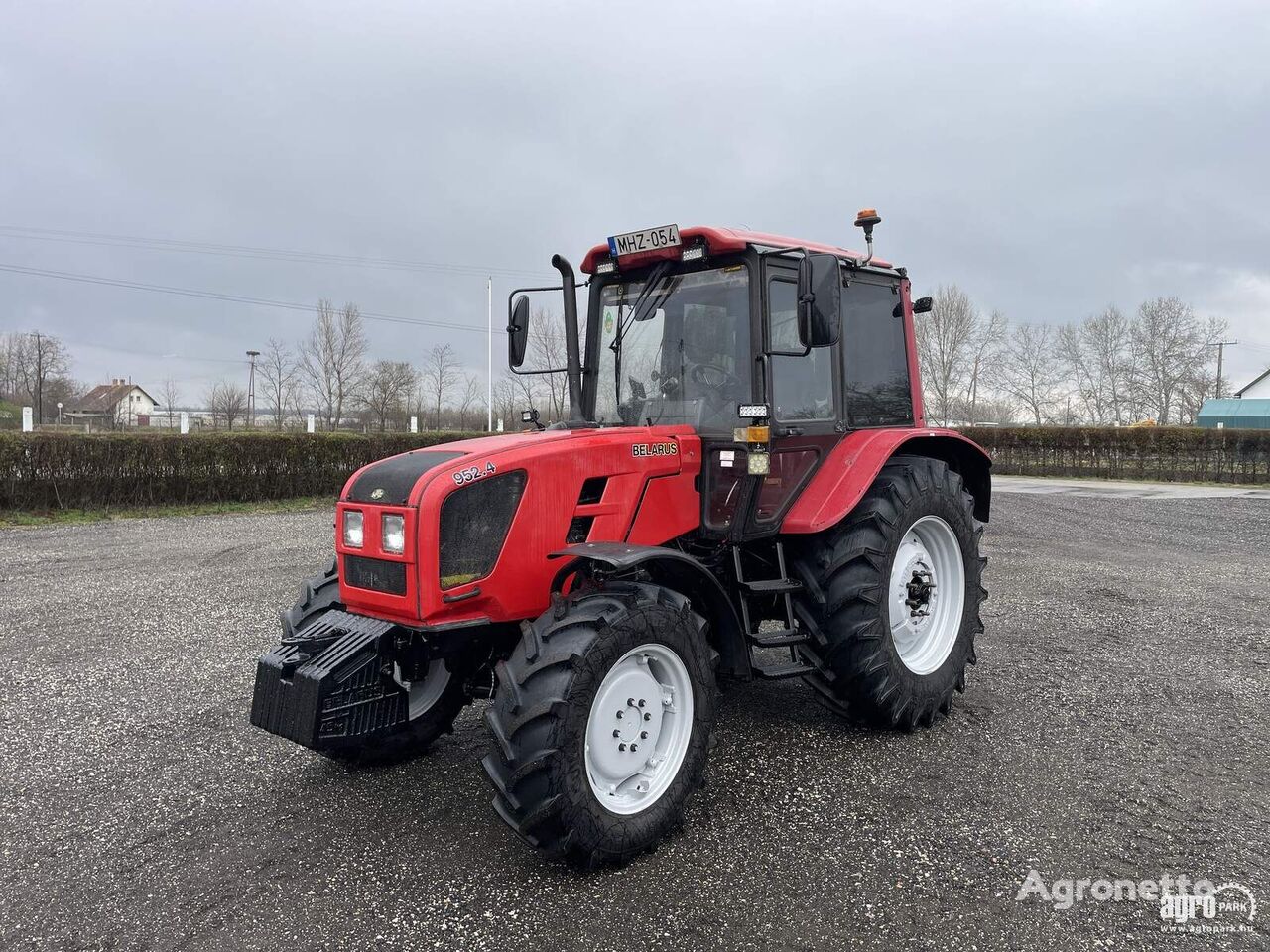 tracteur à roues Belarus 952.4