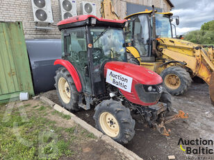 tracteur &agrave; roues Branson 5820 CX