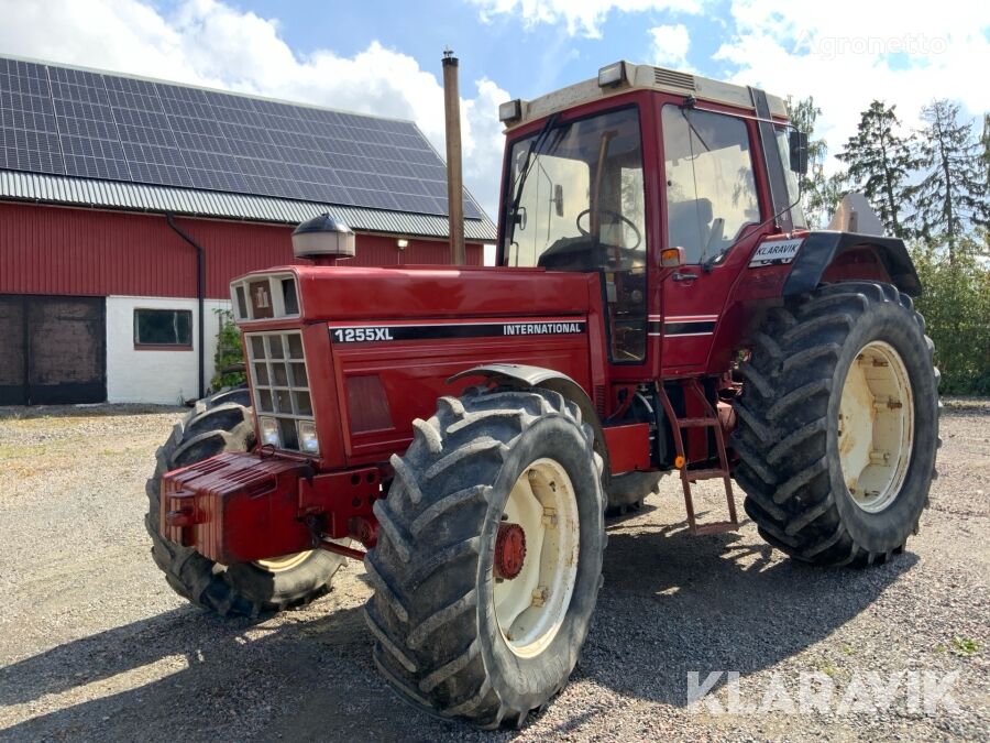 tracteur à roues Case IH 1255 XL