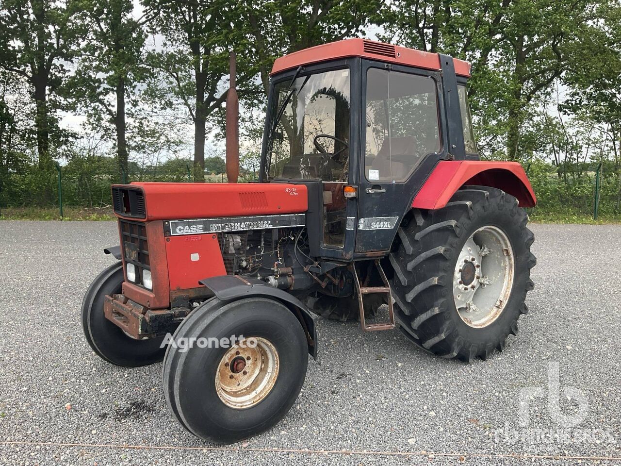 Tracteur à roues Case IH INTERNATIONAL 8 à vendre | Agronetto CA Tracteur à roues Case IH INTERNATIONAL 8 - Agronetto