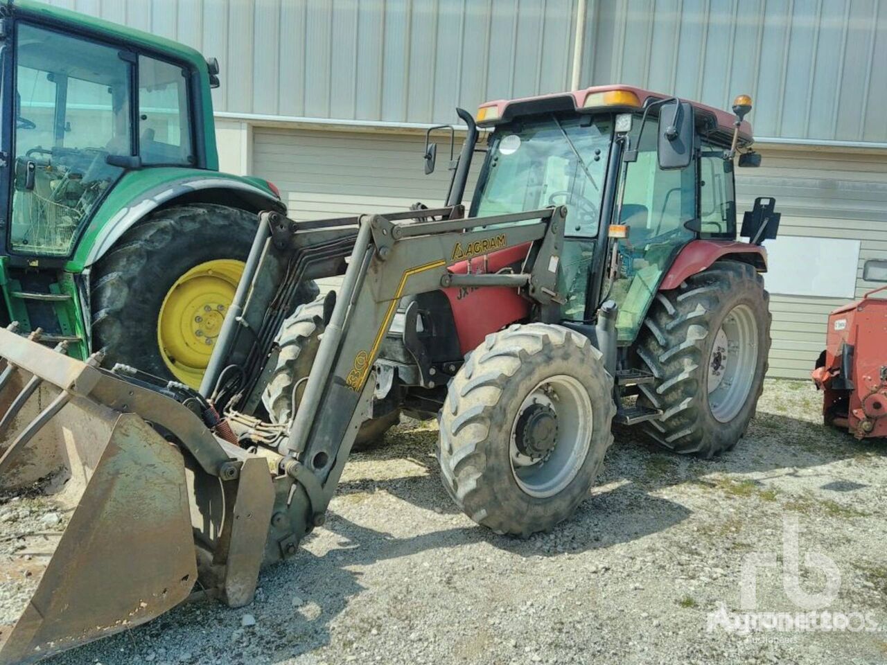 трактор колесный Case IH JX1090U Tracteur Agricole Avec Chargeur