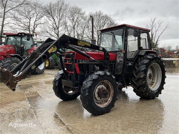 trattore gommato Case IH TRACTOR