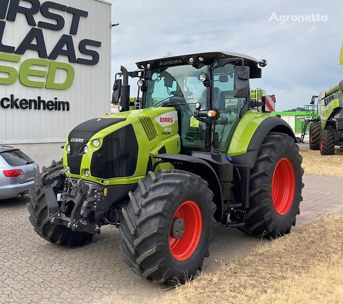 Claas AXION 800 wheel tractor