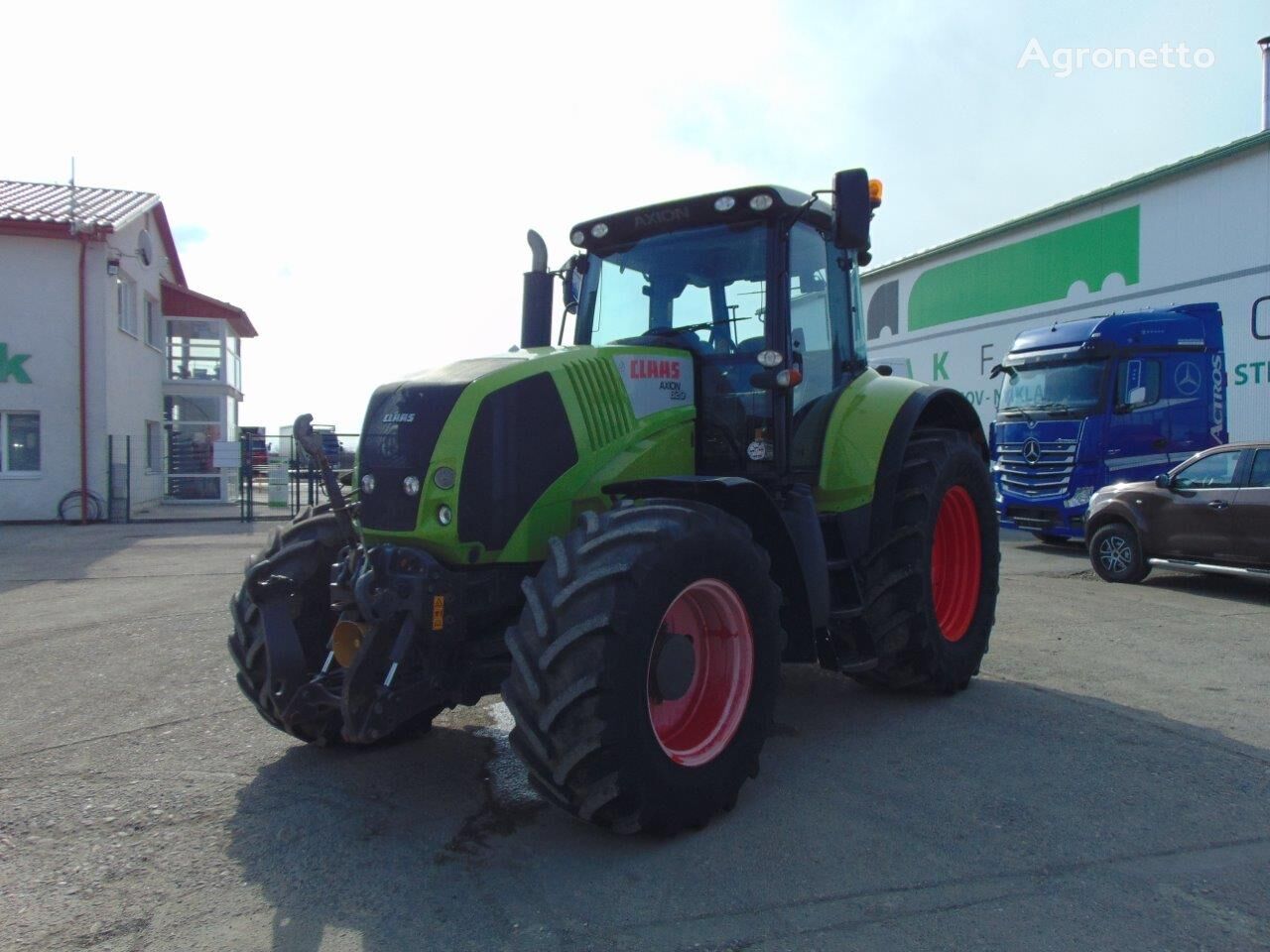 Claas AXION 820 VIN 123 wheel tractor