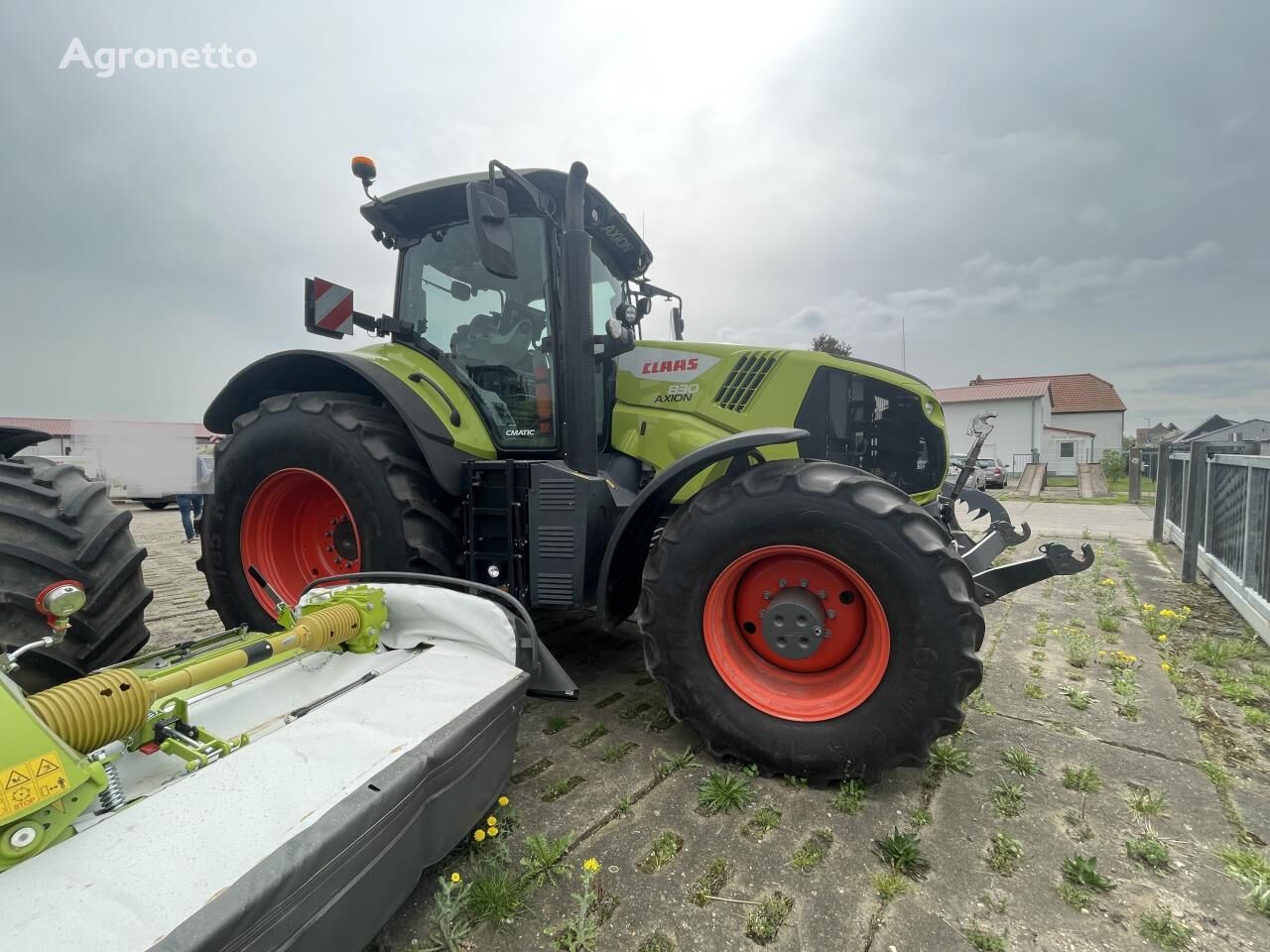 Claas AXION 830 wheel tractor