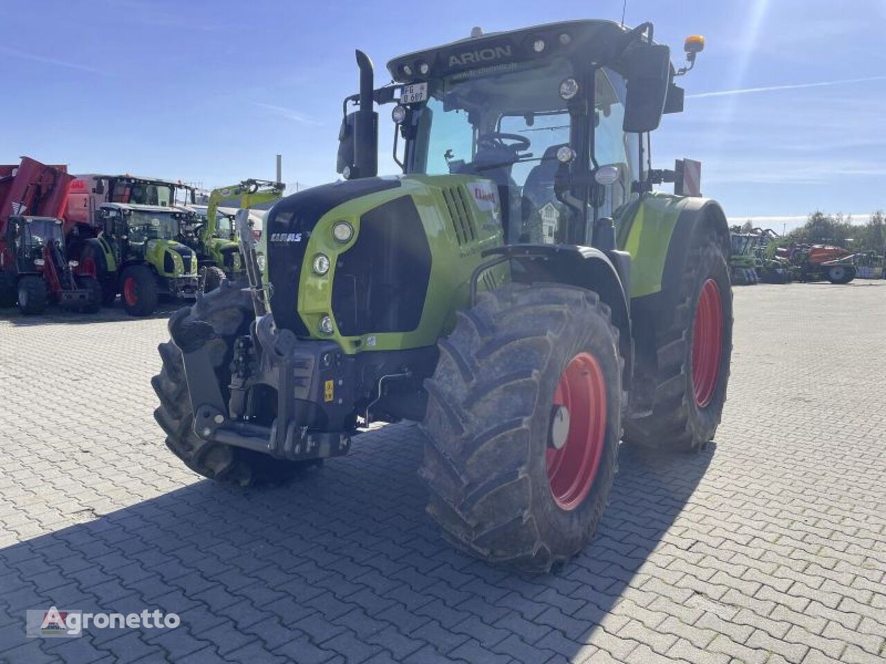 tracteur à roues Claas Arion 550